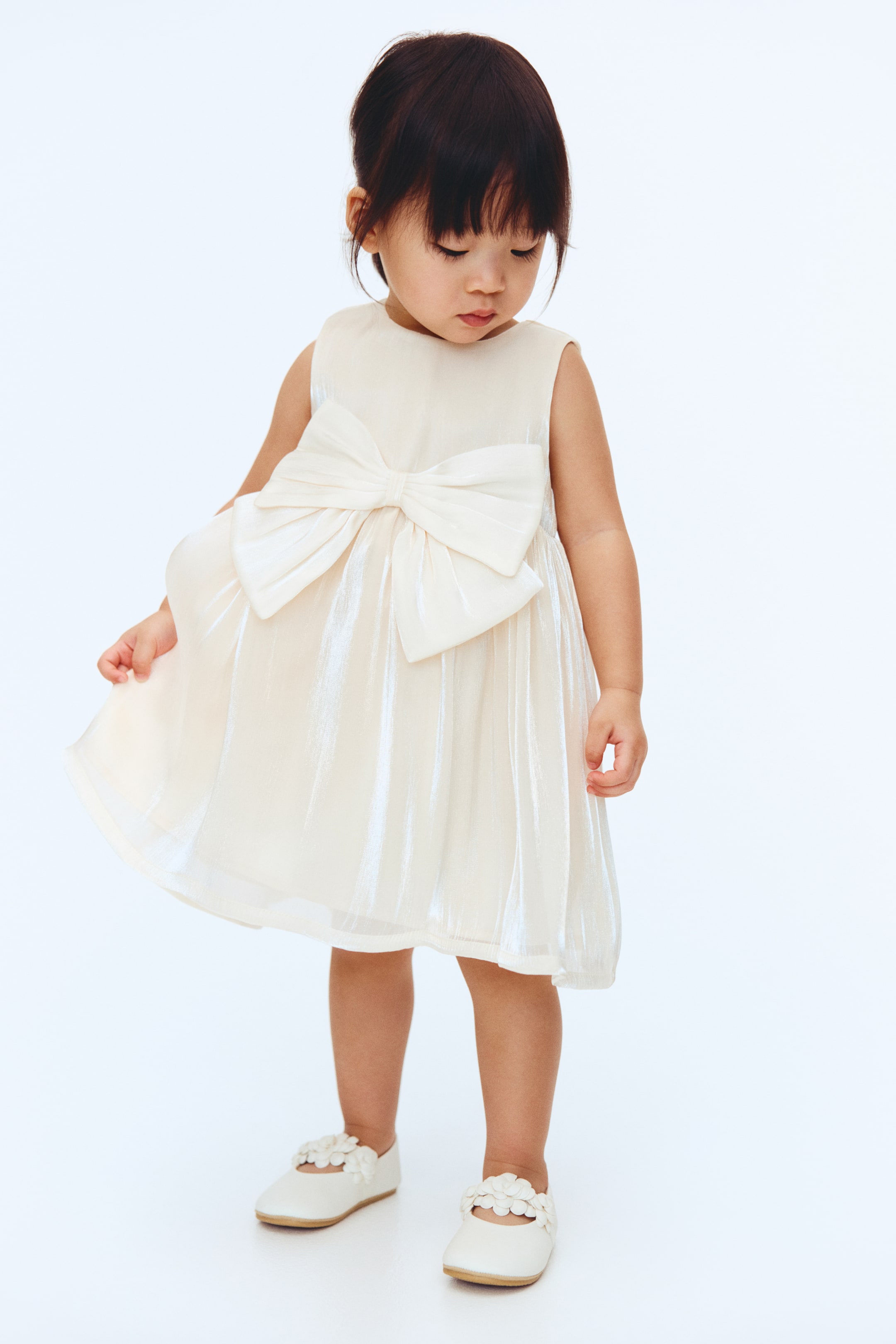 Переглянути збільшене зображення: Сукня з органзи з бантом - Кремовий - Kids | H&M UA 1