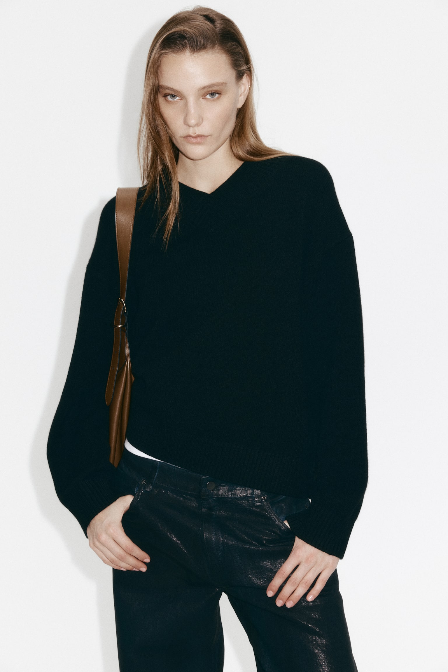 V-Neck Sweater - Black/Light yellow/Taupe/Cream/Dark green - 4