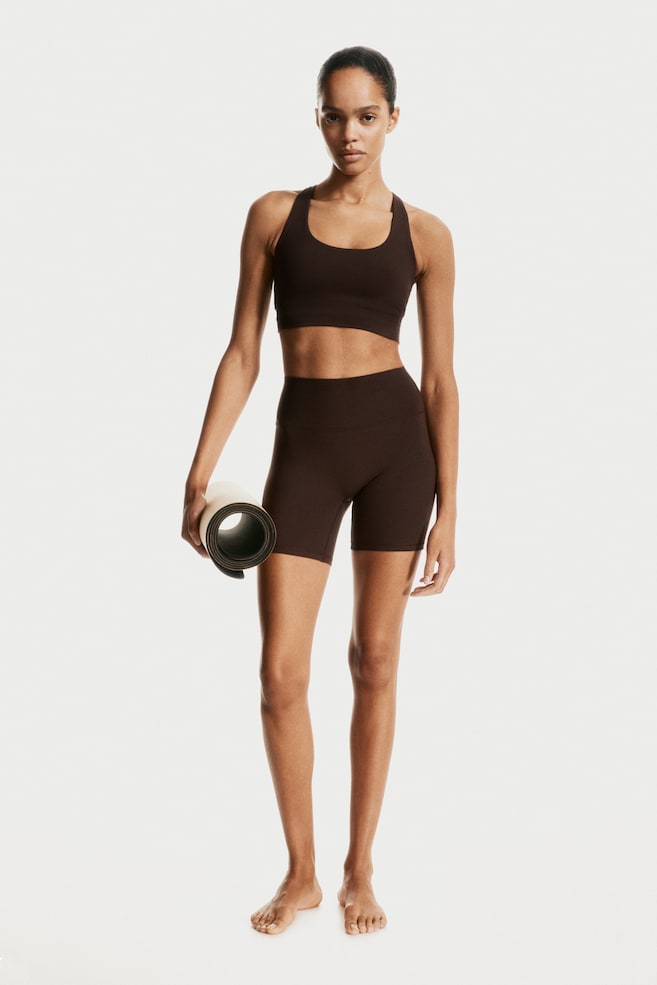Medium Support Sports bra with SoftMove™ - Dark brown/Black/Chocolate plum/White/Grey/Ivory/Lilac/Light apricot/Mid blush pink - 3