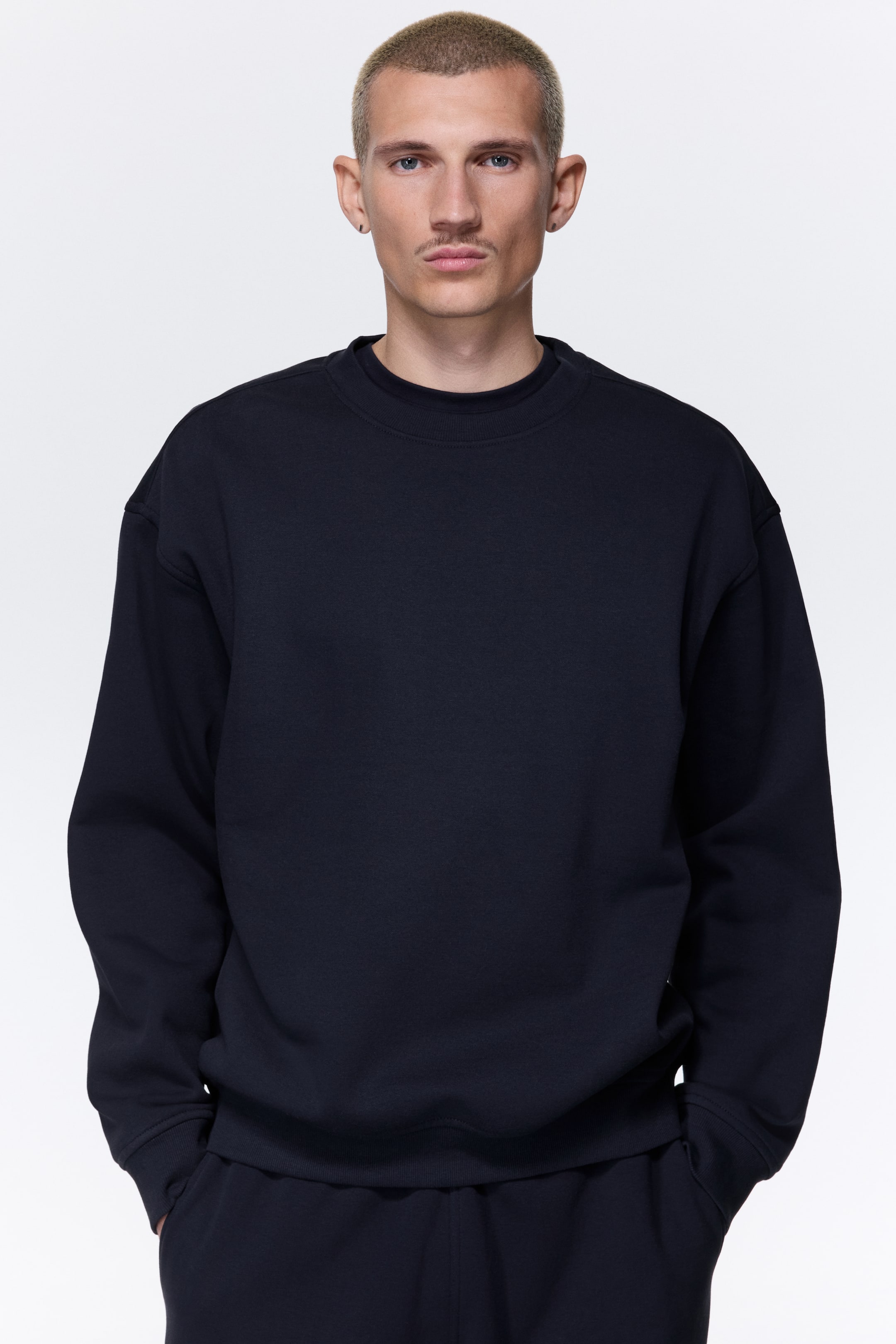 View larger image: Loose Fit Sweatshirt - Dark blue - Men | H&M 1