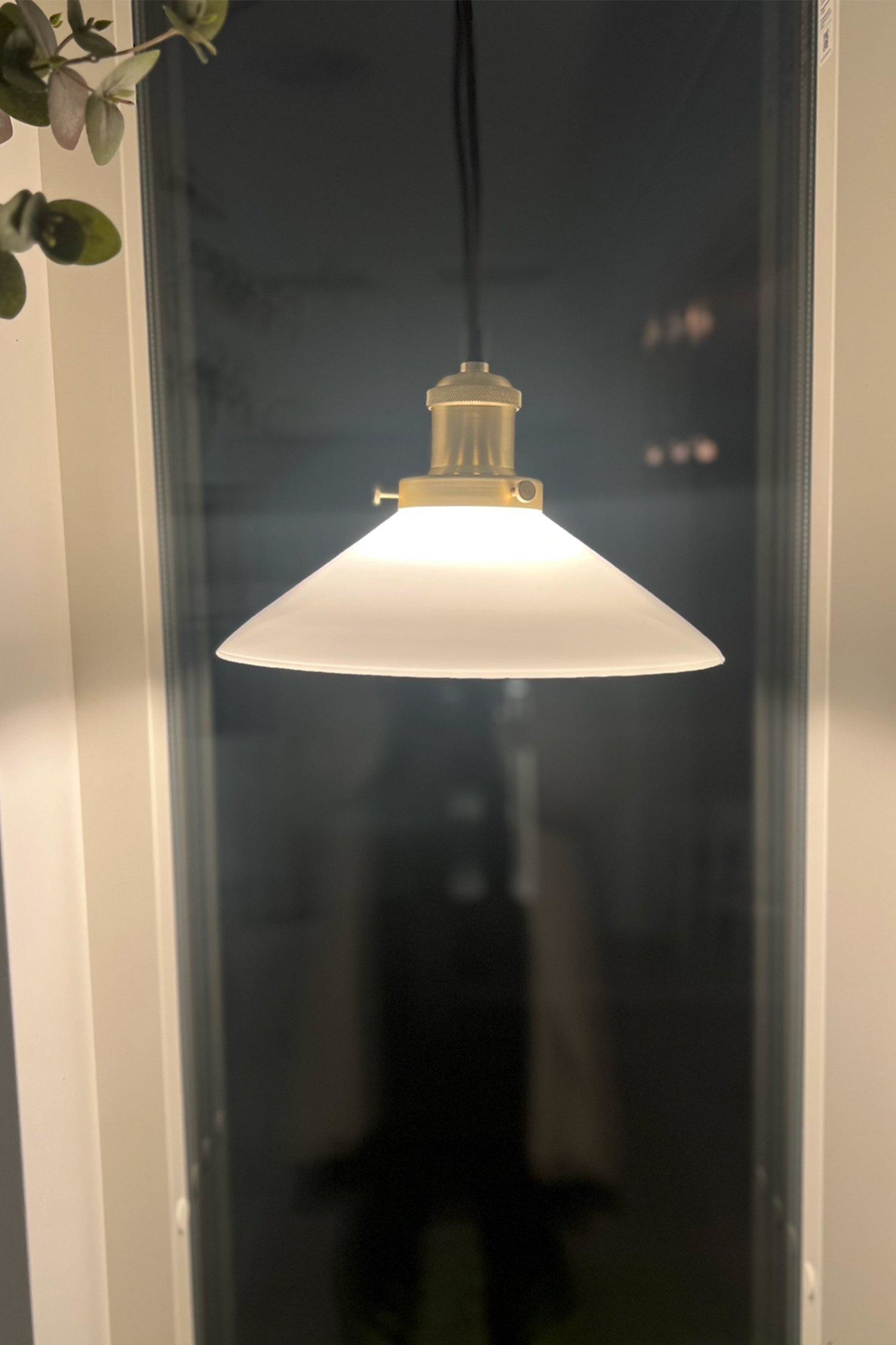 August Fönsterlampa 25cm - Opal/Rosa