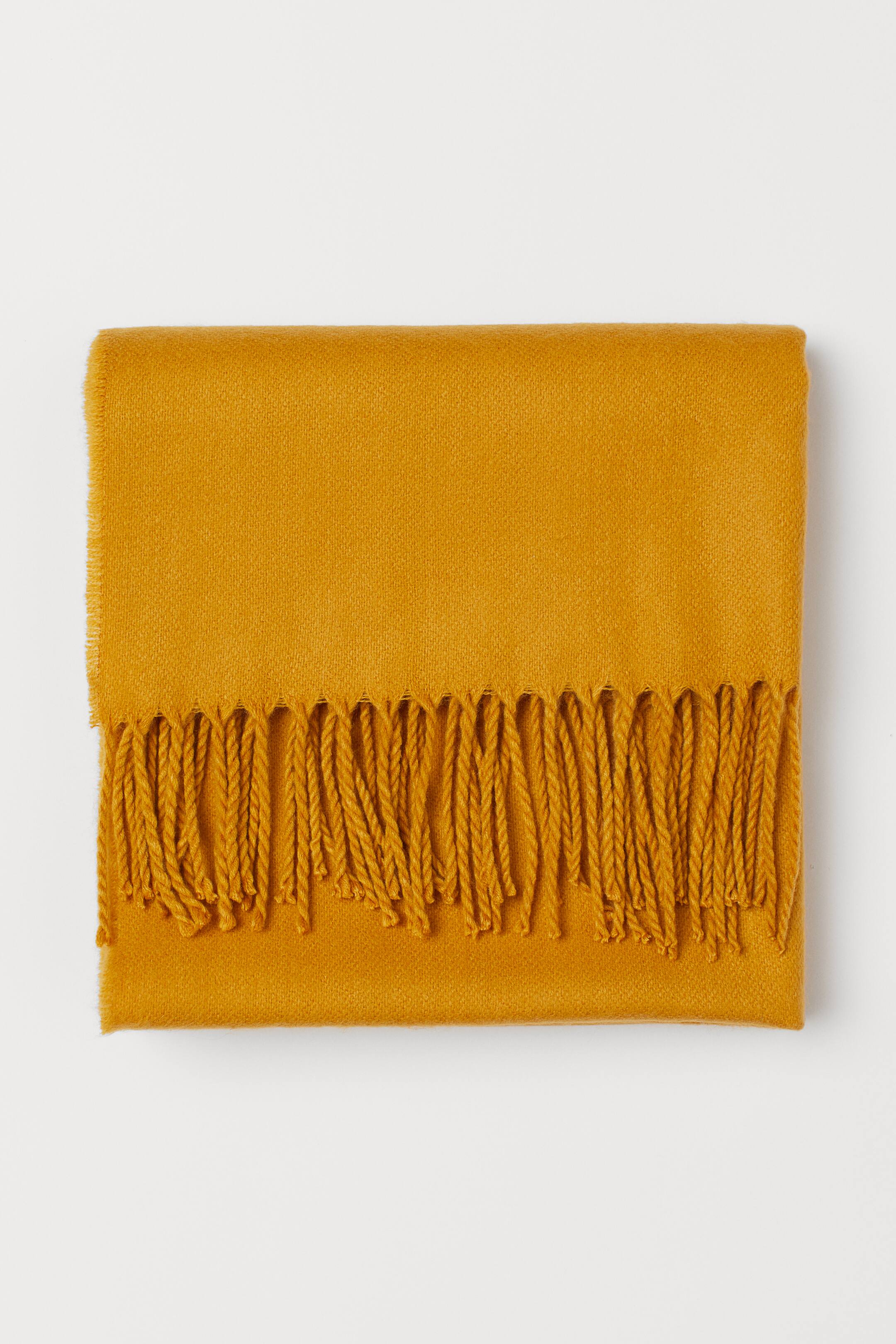 Zobacz większy obraz: Szalik z frędzlami - Ciemnożółty - ONA | H&M PL 2