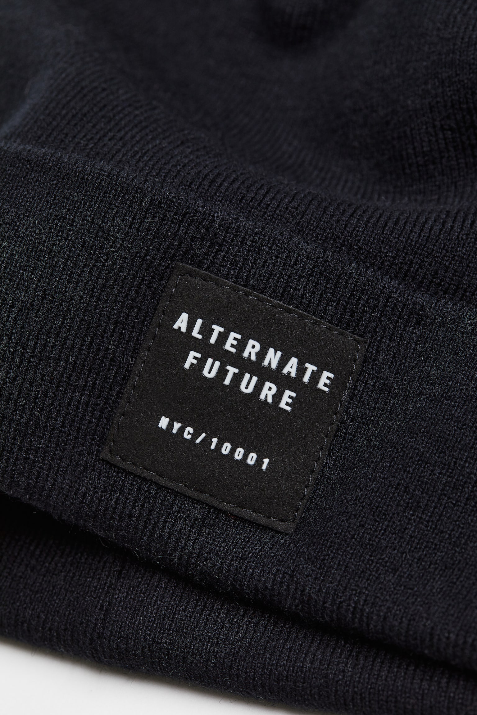 Fine Knit Beanie - Black/Grey marle - 2