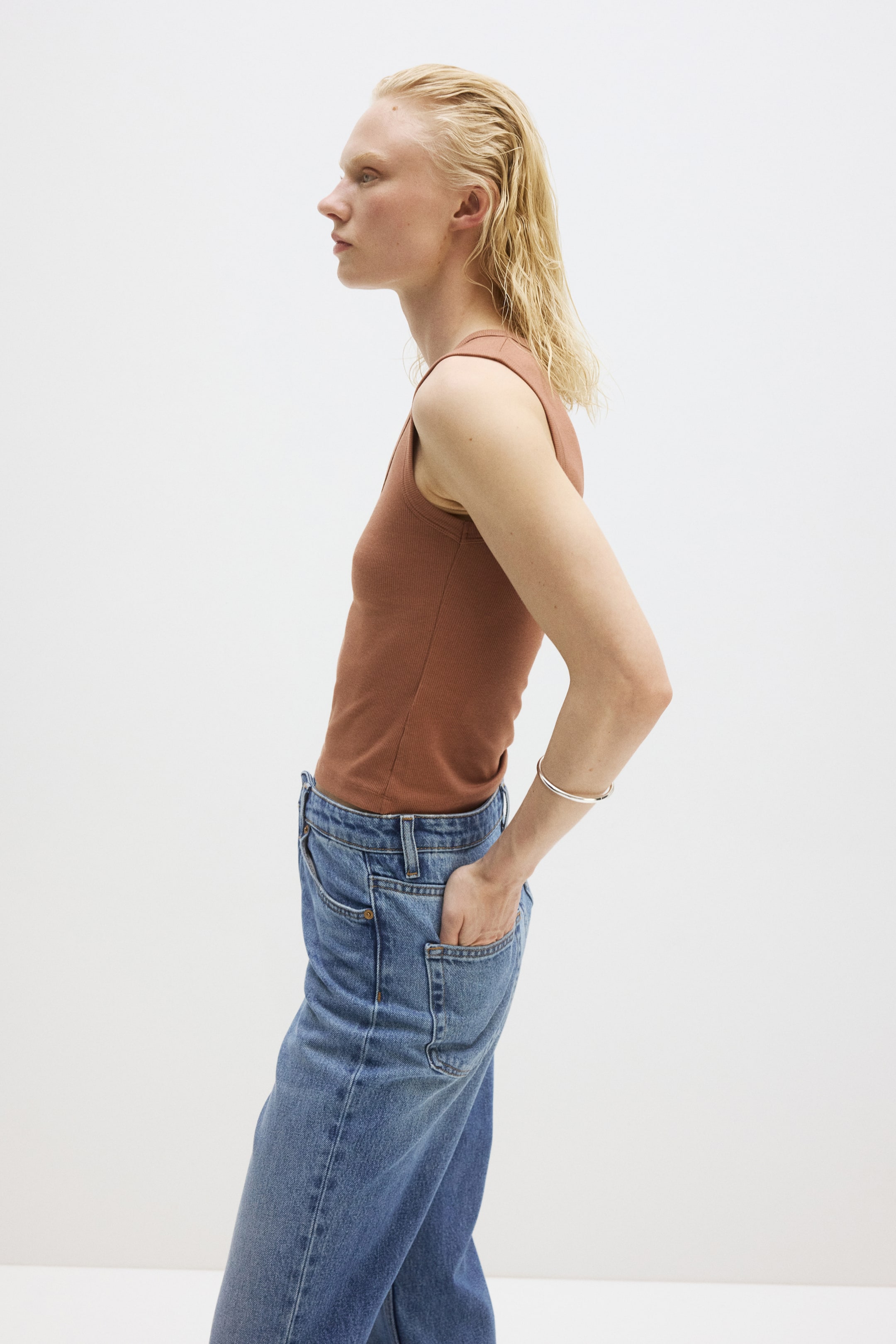 Camisole côtelée rafraîchissante ajustée
