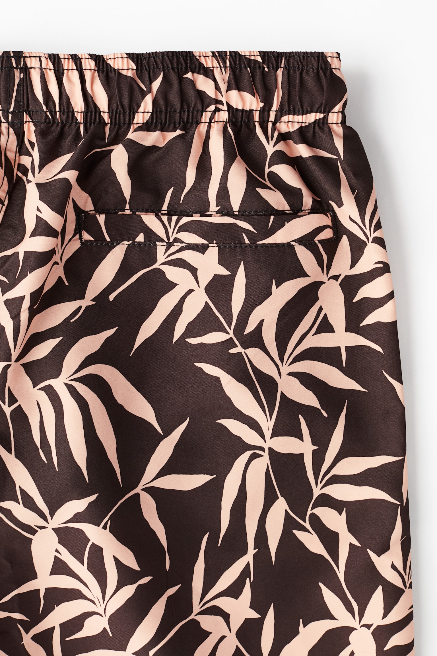 Patterned swim shorts - Brown/Leaf-patterned/Light blue/Patterned/Black/Leaf-patterned/Dark blue/Patterned/Black/Palm trees/Light blue/Patterned/Beige/Patterned/Purple/Leopard print/Light blue/Patterned/Grey/Striped/Light blue/Leopard print/Light blue/Patterned/Beige/Striped/Green/Striped/Pink/Patterned - 6