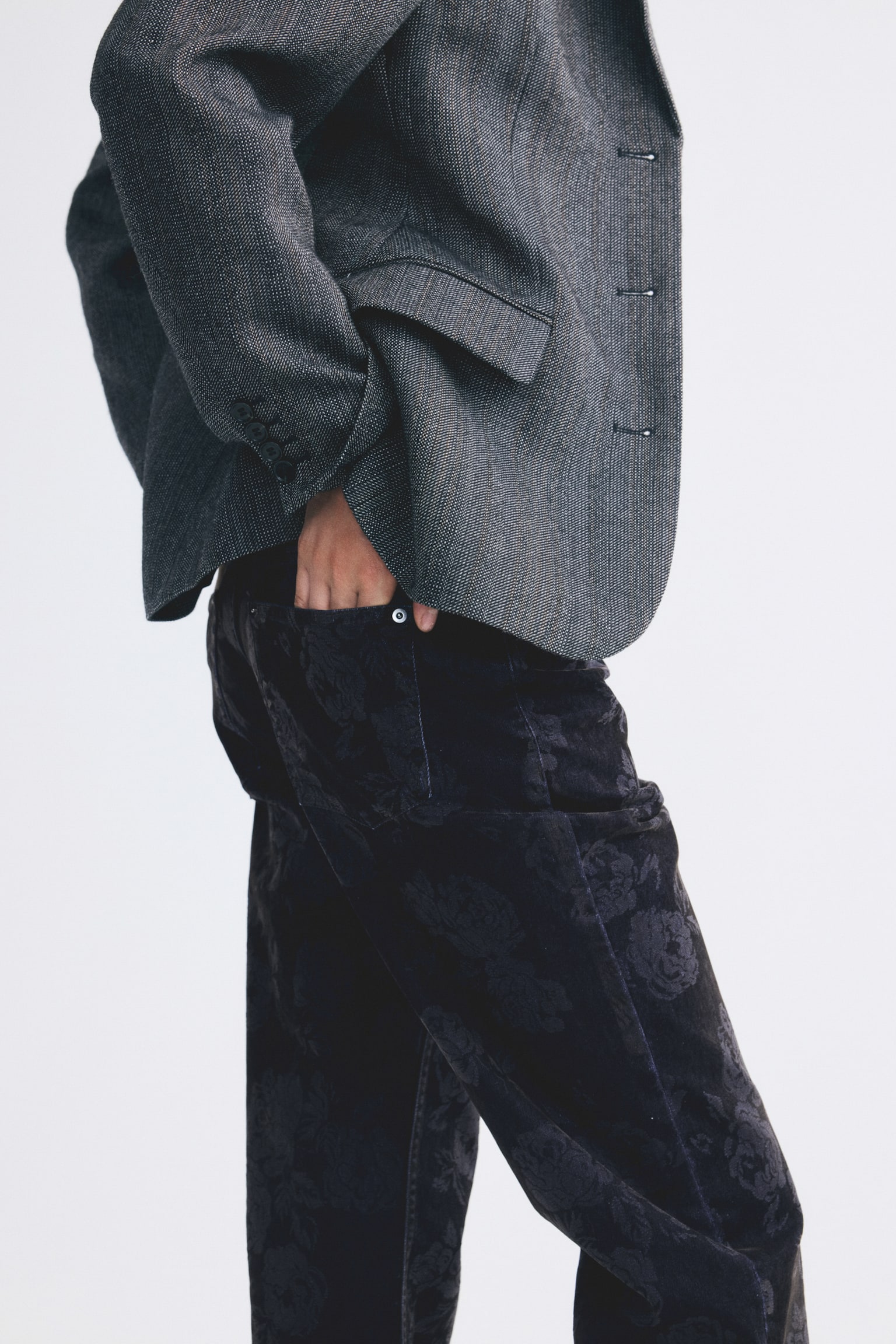 Женские джинсы H&M Straight Regular-Waist, цвет: Сливовый красный / С принтом — фото 4