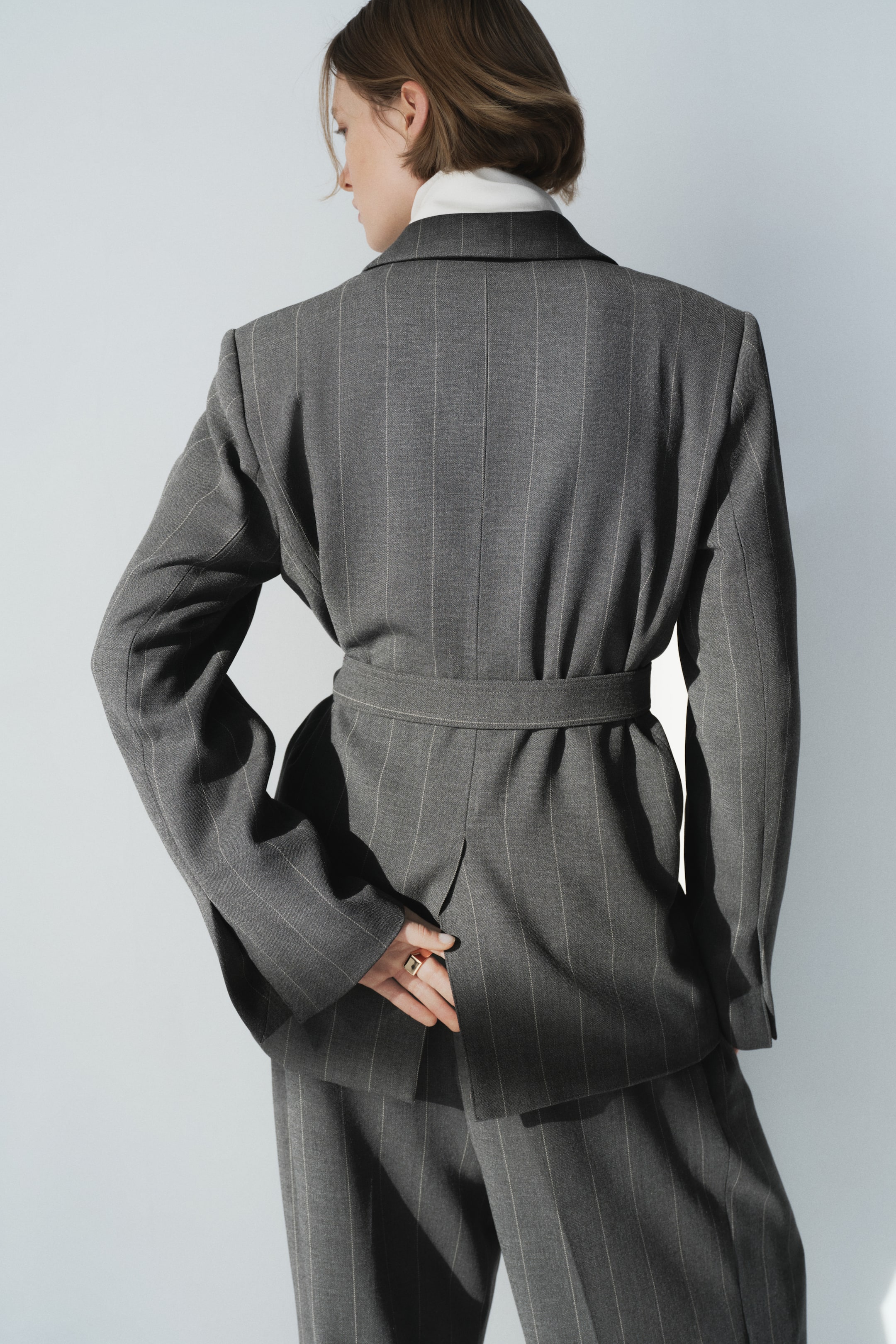 View larger image: Wrap blazer - Dark grey/Pinstriped - Ladies | H&M IN 5
