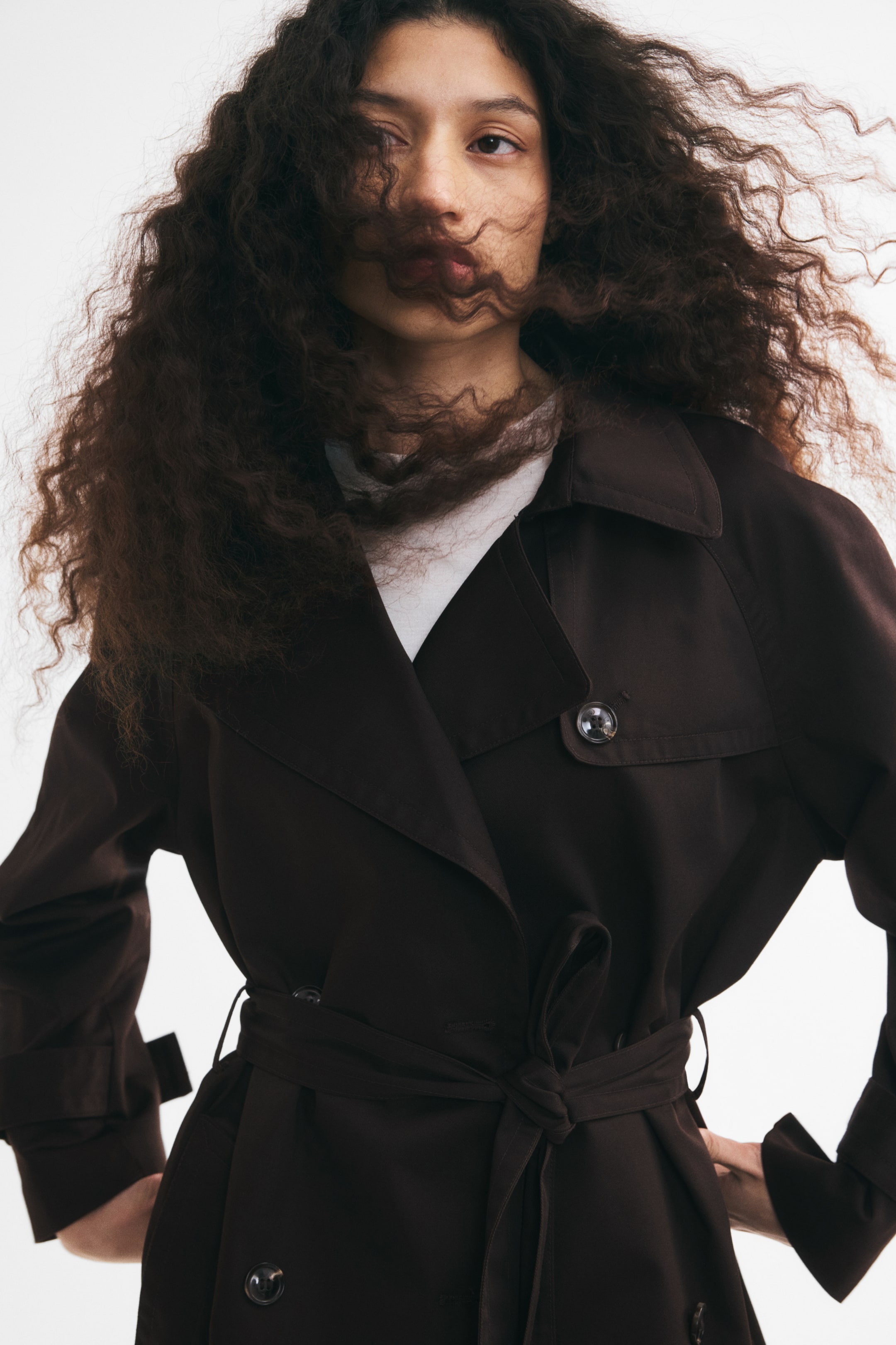 Женские куртки H&M Tie-Belt Trench Coat — фото 4