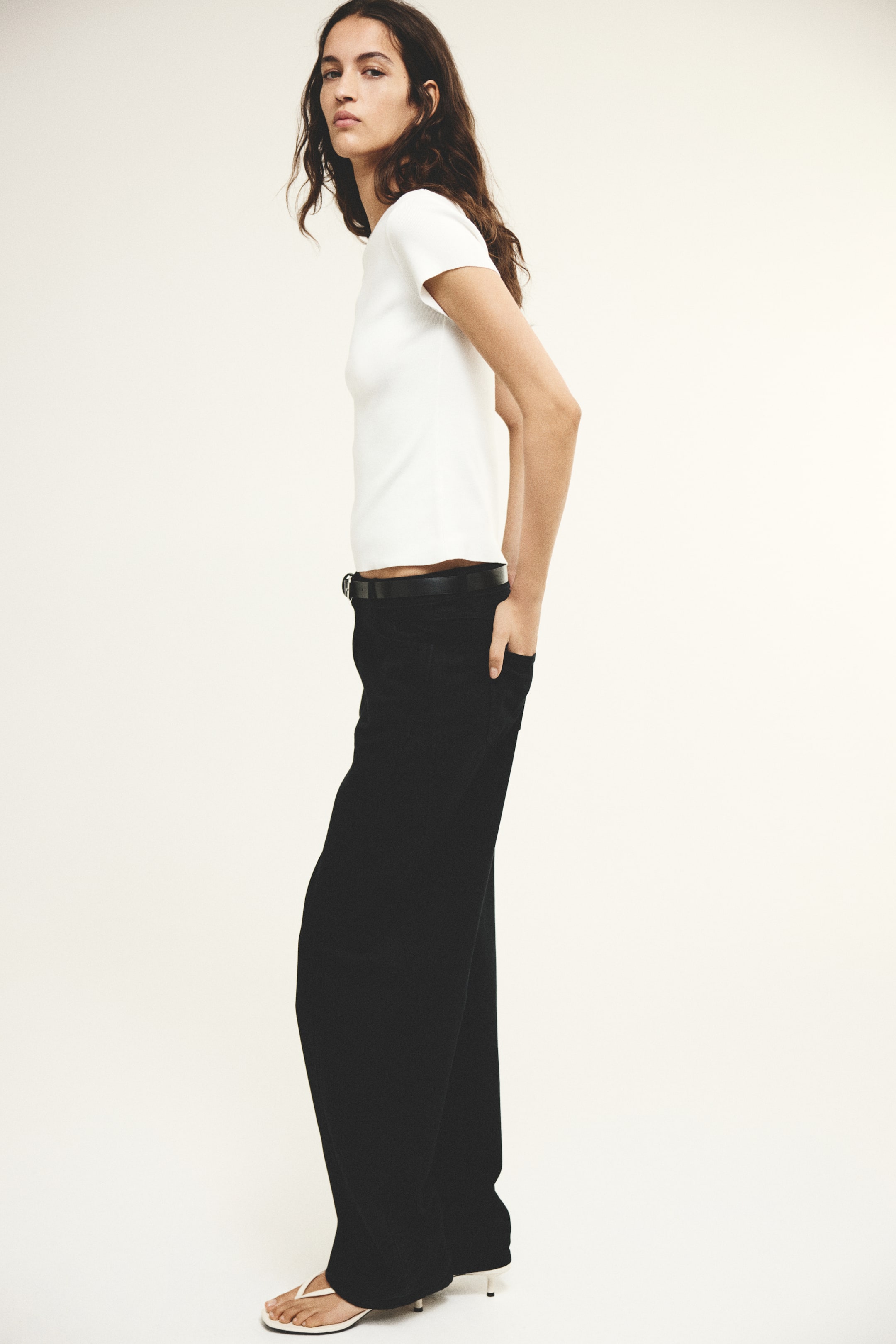 Barrel-Leg High-Waist Jeans