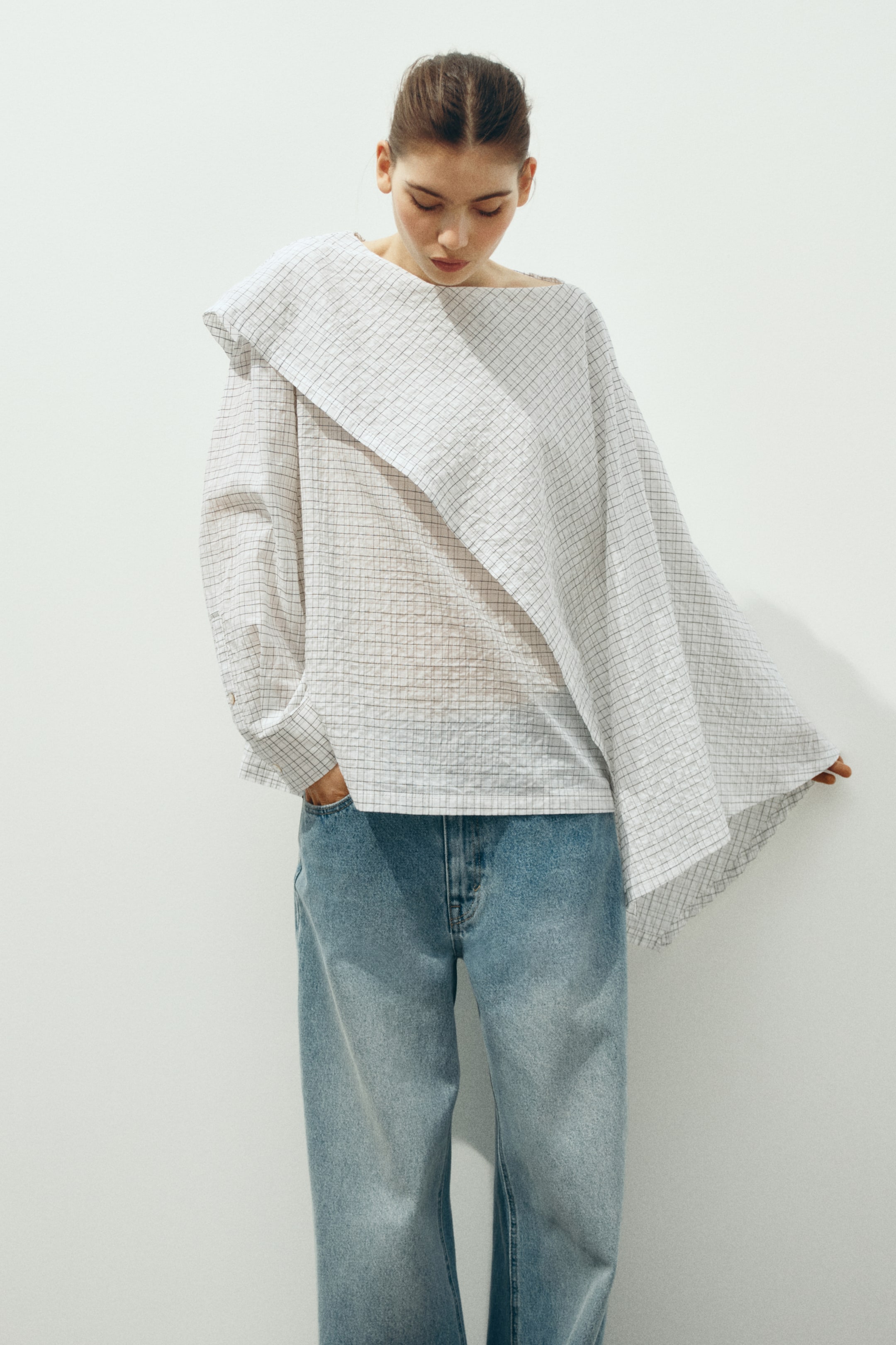 Blouse en crépon avec cape