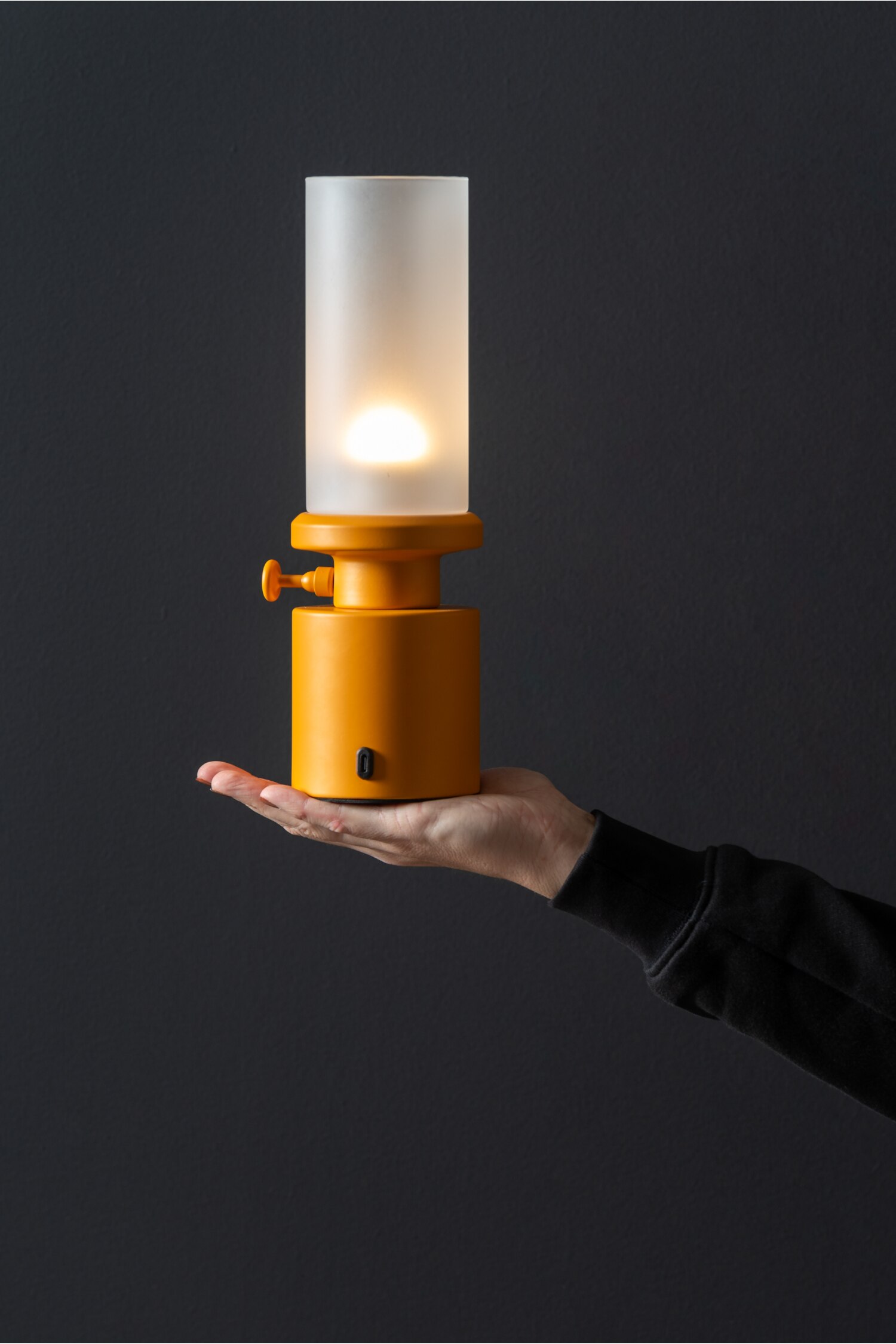 Camp Led Bordlampe - Okkergul/Jungle Grøn