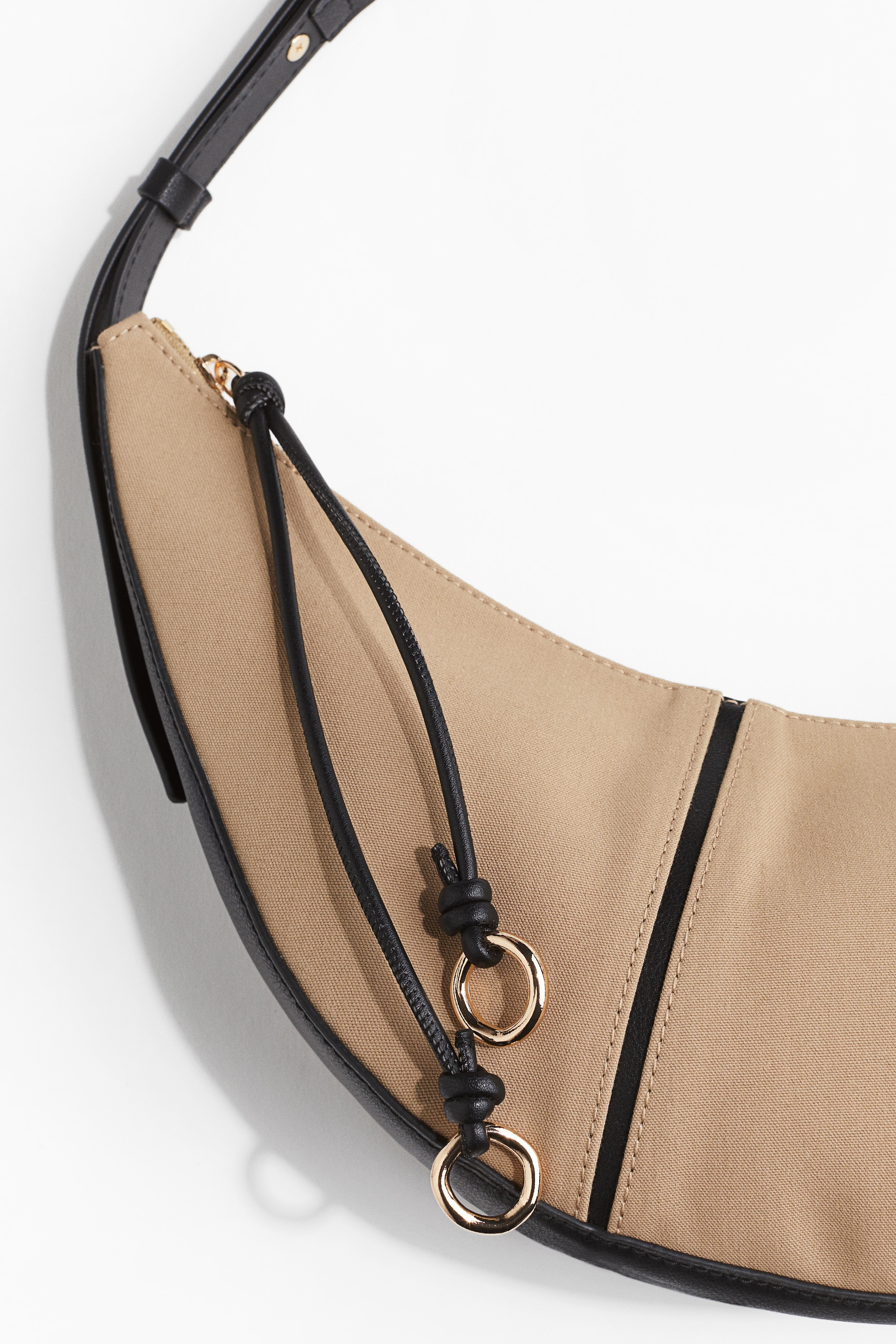 Curved shoulder bag
