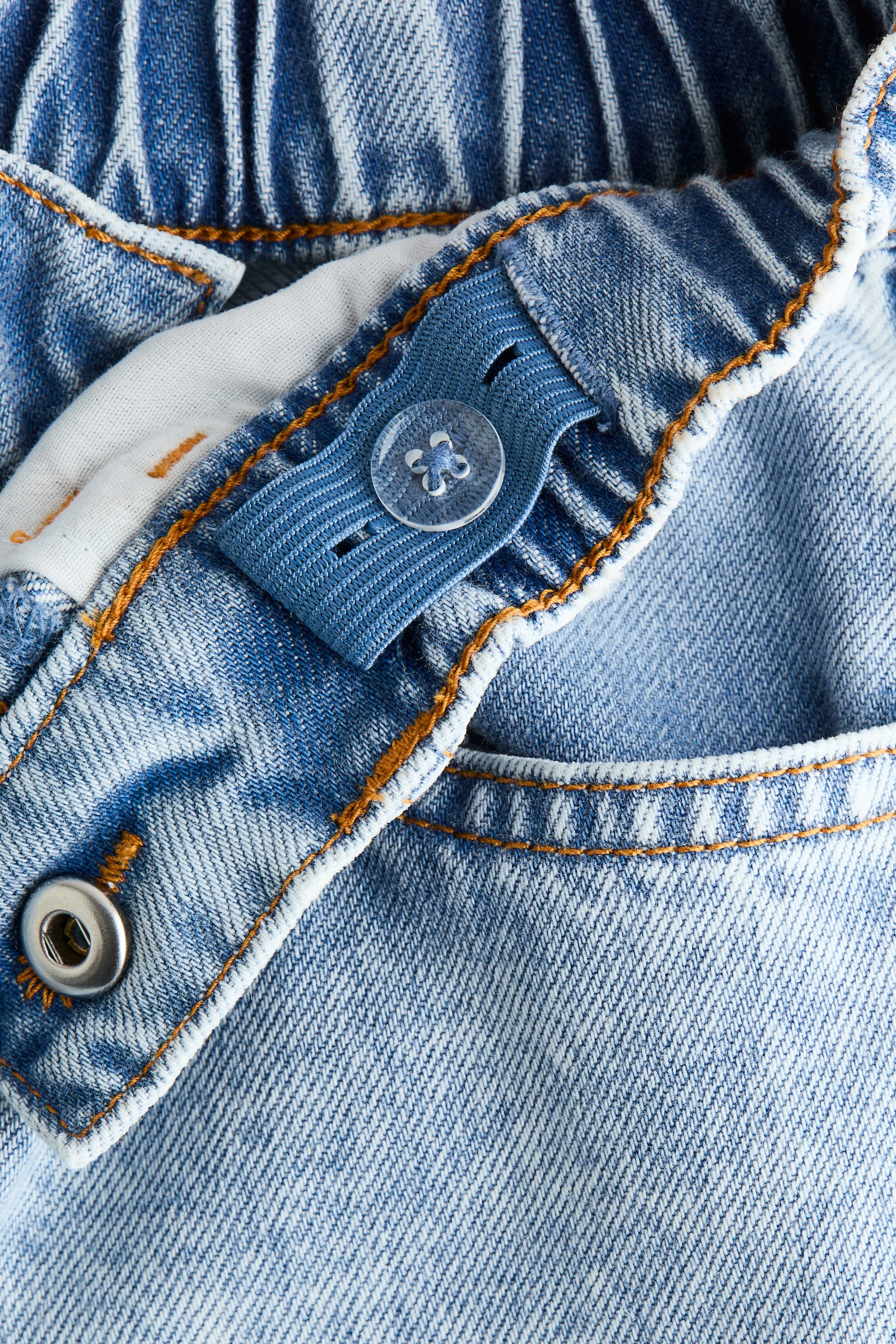 מכנסי ג'ינס עם הדפס Regular Fit - כחול ג'ינס בהיר/סנופי/שחור ג'ינס/ספיידרמן - 5