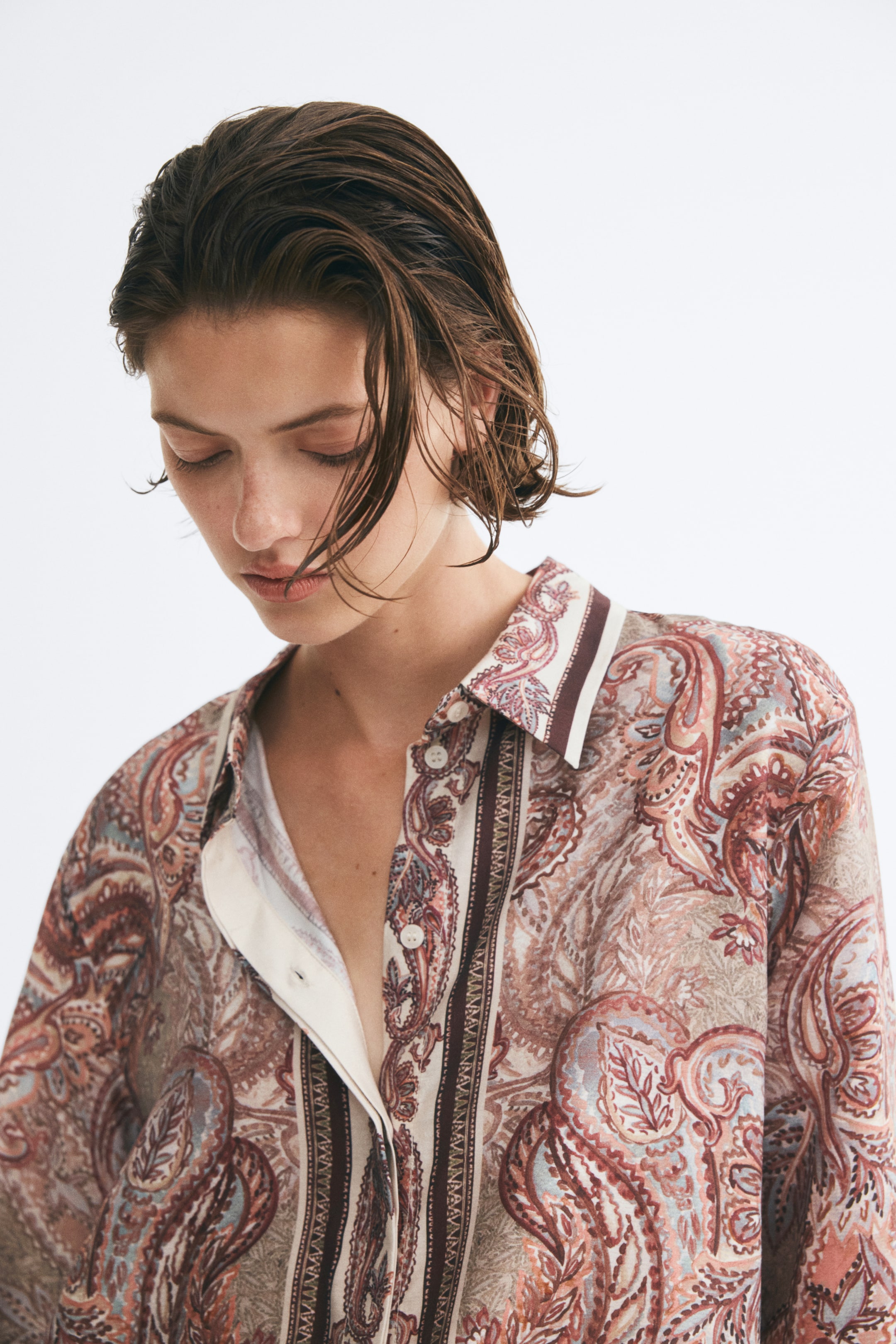 View larger image: Oversized viscose-blend shirt - Peach pink/Paisley pattern - Ladies | H&M 1
