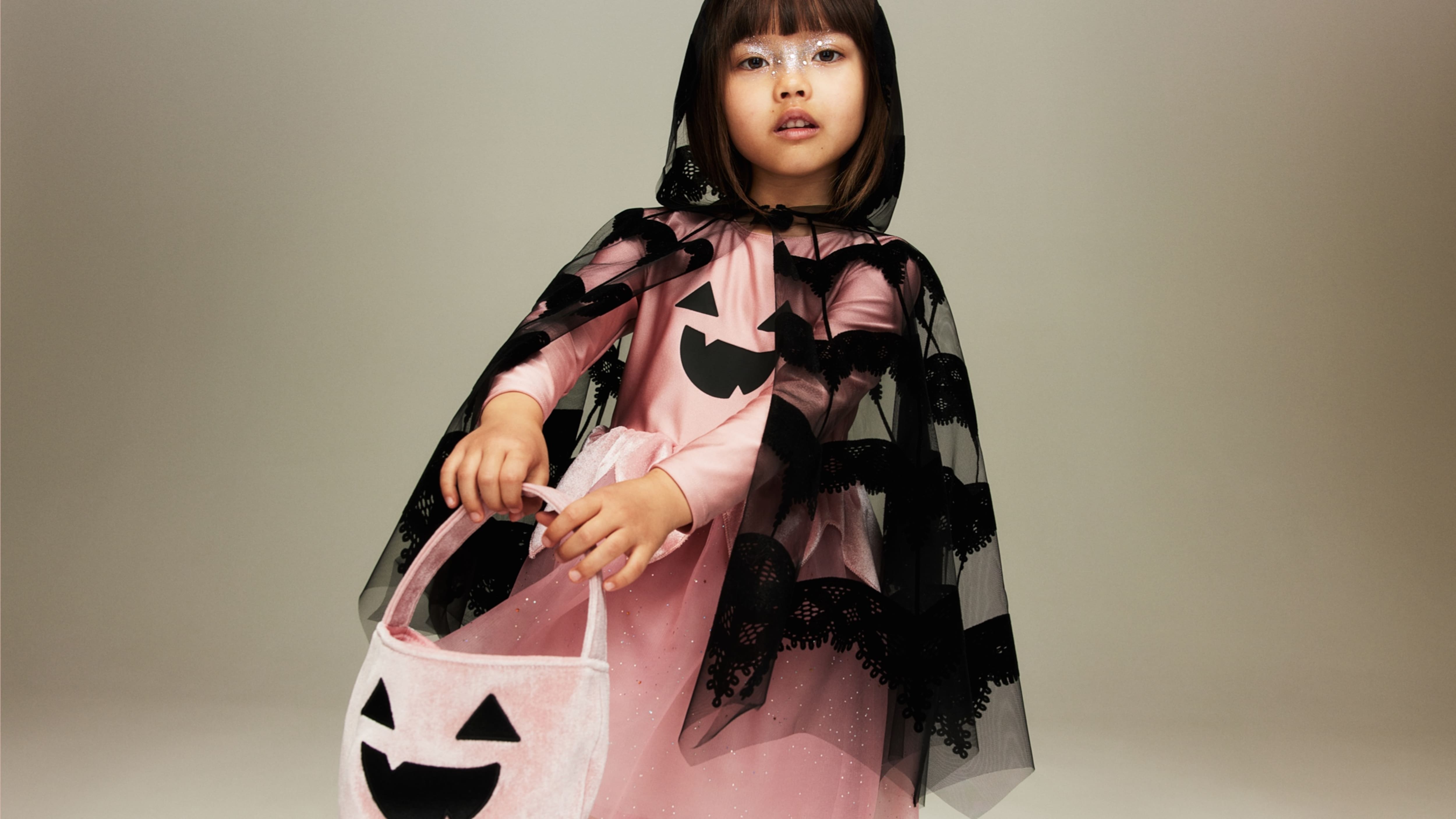 H&M ghost Halloween set cheapest 6-8Y