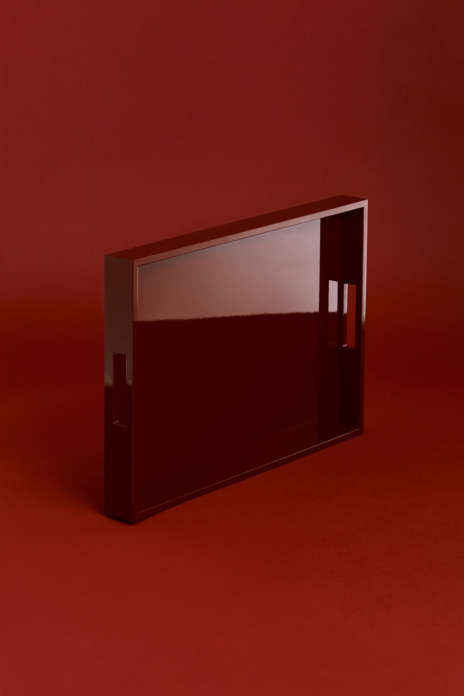 Plateau verni - Rouge foncé/Beige/carreaux blancs - 1