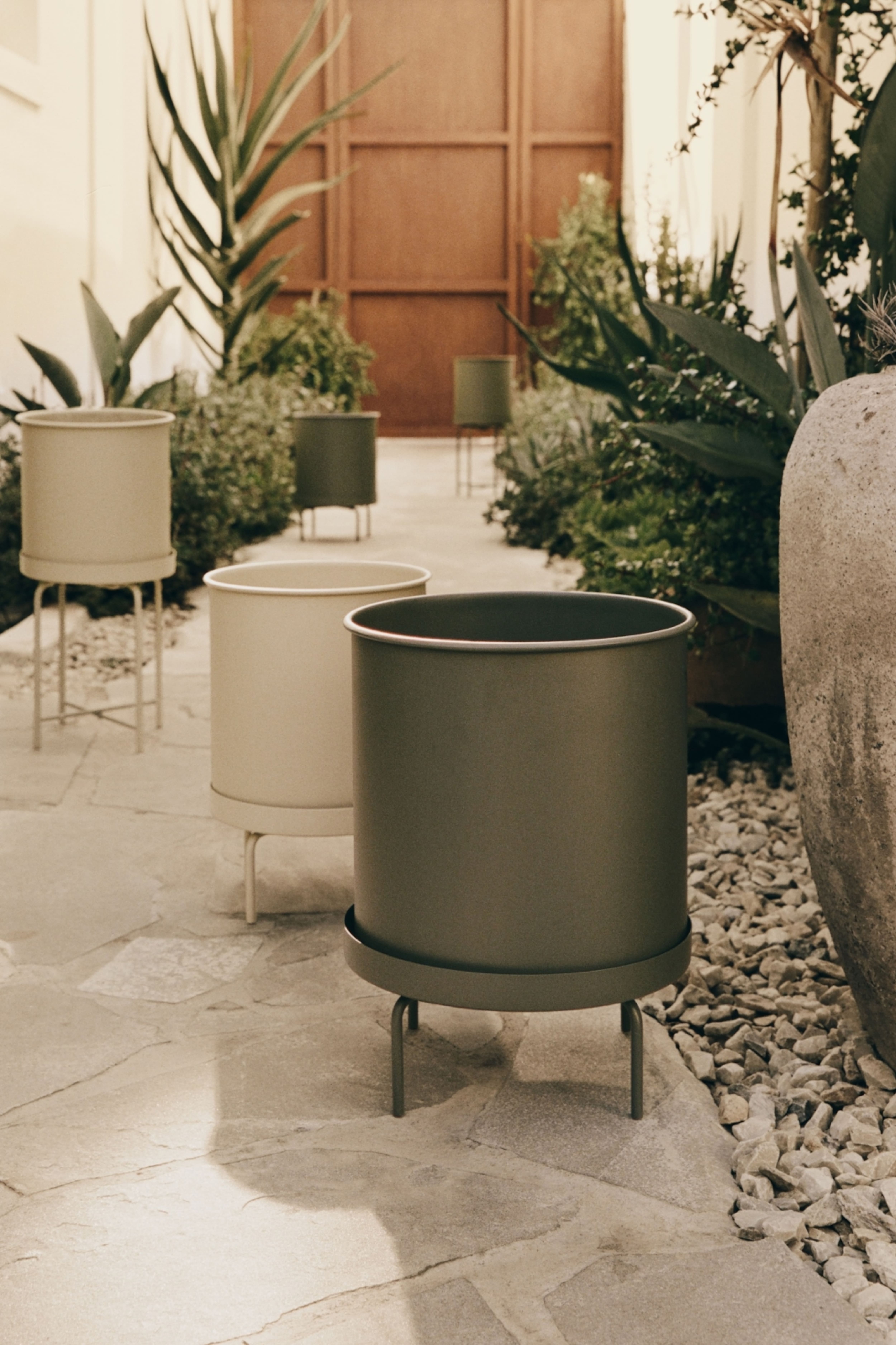 Outdoor plant pots | H&M HOME