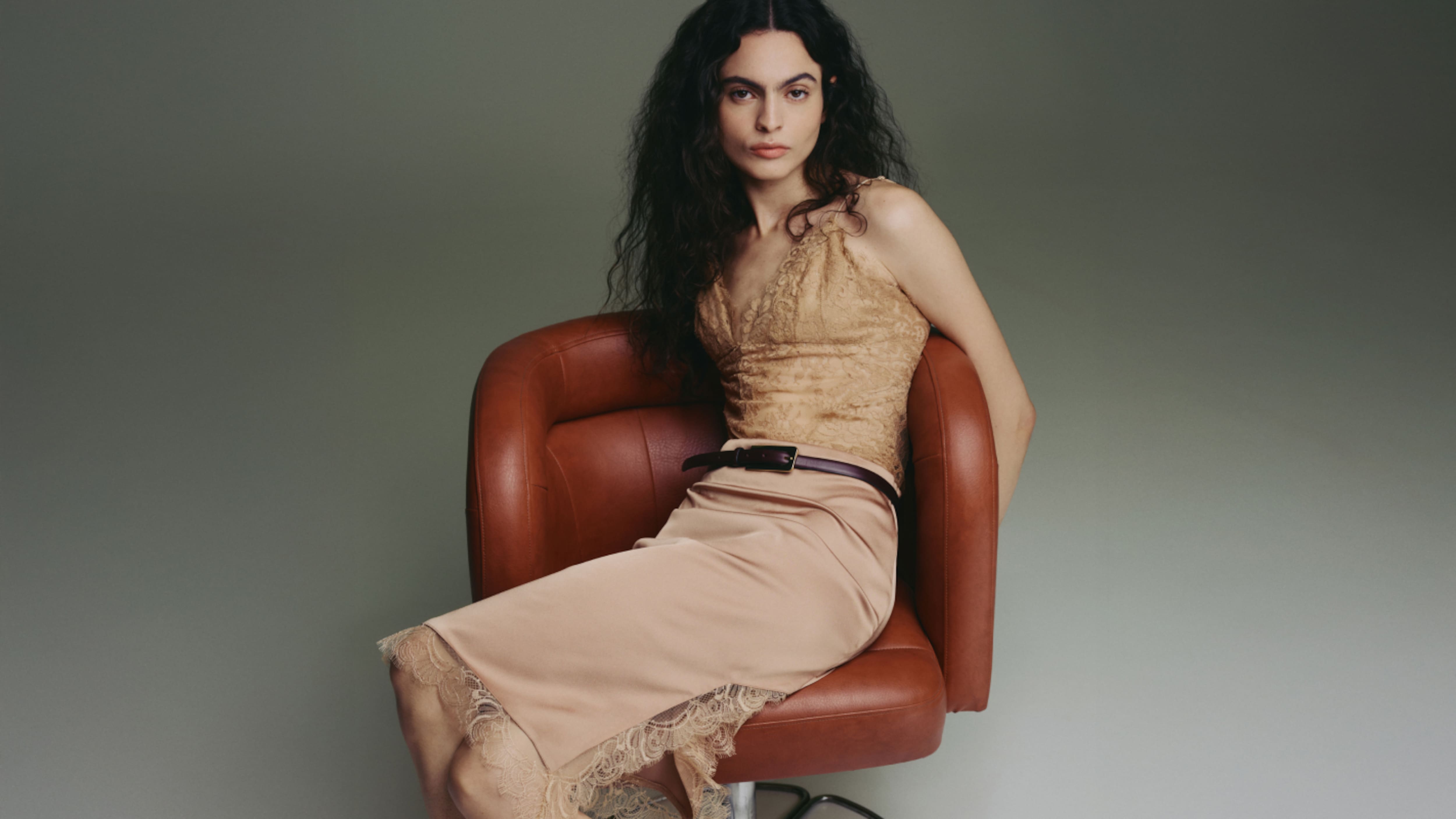 Model wearing second hand clothes